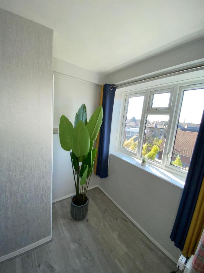 Bright, Spacious, Modern Interior Decor 2 Bedrooms Apartment With Amazing Views London Eksteriør billede