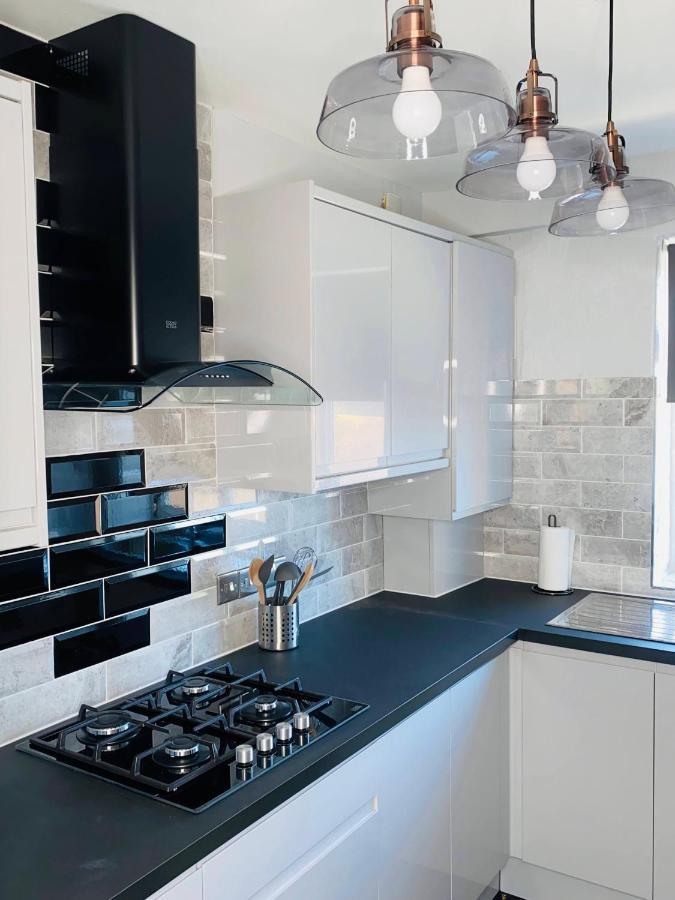 Bright, Spacious, Modern Interior Decor 2 Bedrooms Apartment With Amazing Views London Eksteriør billede