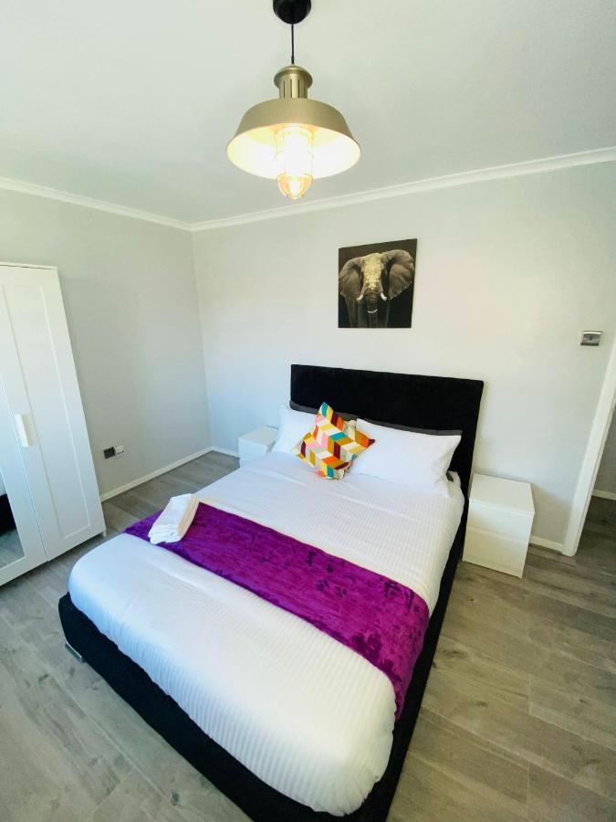 Bright, Spacious, Modern Interior Decor 2 Bedrooms Apartment With Amazing Views London Eksteriør billede